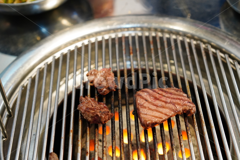 고기,육류,육식,한우,구이,한식,먹방,음식,푸드,food,안주,술안주,안주거리,불판,소고기,육즙,육질,술자리,음식,식재료,요리,food,cook,meal,dishes,food reserves,육류,고기,meat