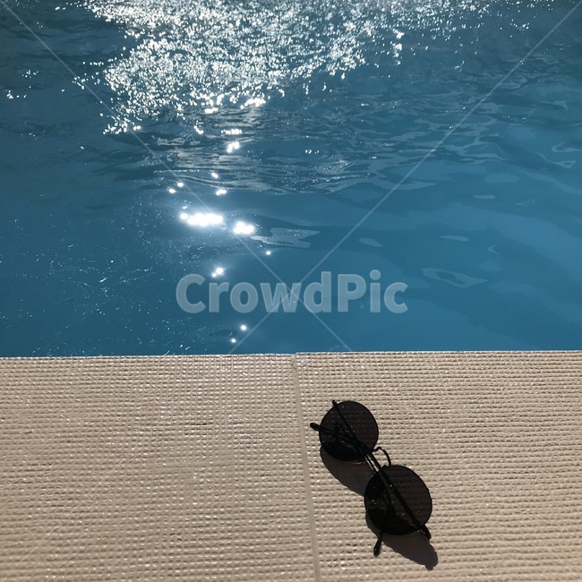 수영,물놀이,선글라스,여름,파란색,여름,계절,summer,season,water,물,outdoors,옥외,nature,자연