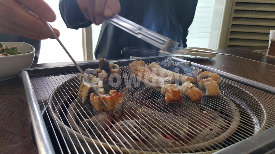 장어,장어구이,연탄구이,외식,스테미너,보양식