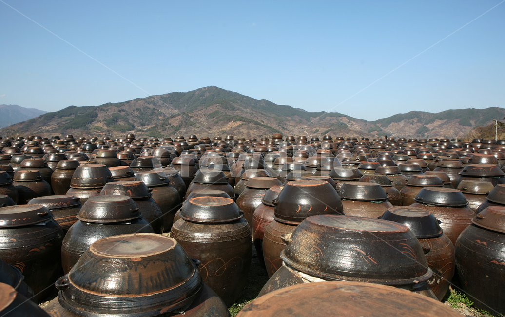 장독대,하늘,한국,전통,traditional,mountain,korea,파란하늘,sky,blue,brown,항아리,된장,고추장,한국전통,장독