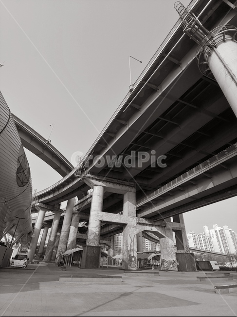 흑백,풍경,다리,하늘,한강,흑백,모노톤,monochrome,black and white,건축물,건물외관,exterior,building,structure,architecture,construction