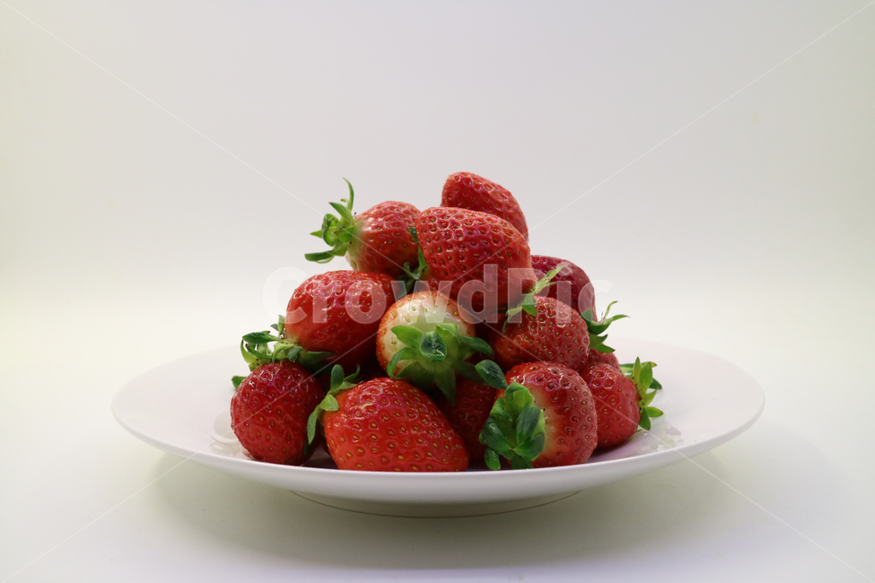 딸기,과일,빨강,음식,식품,식재료,음식재료,요리재료,열매,빨간딸기,신선한,접시,오브젝트,누끼,음식,식재료,요리,food,cook,meal,dishes,food reserves,과일,열매,fruit,누끼,remove background