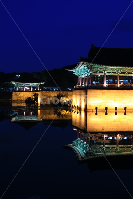 안입지,야경,한국전통,반영,관광지,빛,조명,아름다운,한국랜드마크,어둠,저녁