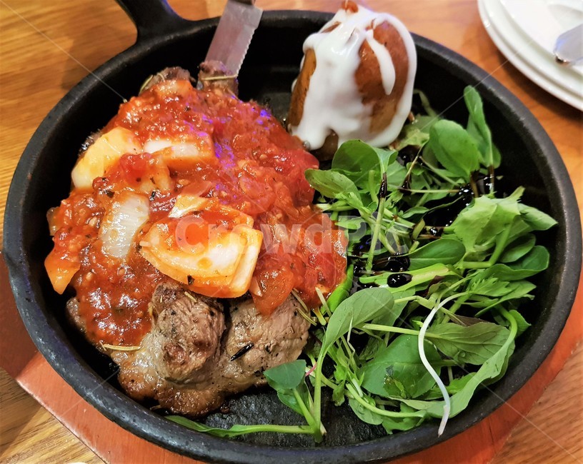 스테이크,샐러드,음식,먹다,맛있는,레스토랑,식사,점심,저녁,요리,양식,음식,식재료,요리,food,cook,meal,dishes,food reserves,육류,고기,meat