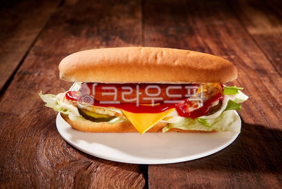 샌드위치,패스트푸드,빵,버거,음식,양상추,햄,양식,치즈,고기,야채,채소,식품,나무테이블,갈색,정물,접시,음식,식재료,요리,food,cook,meal,dishes,food reserves