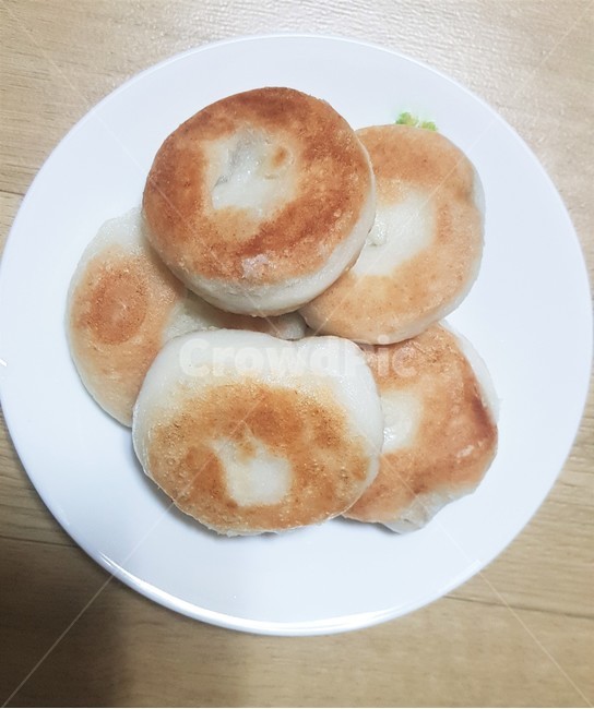 호떡,한국식간식,겨울간식,꿀호떡,맛있는,먹다,식감,음식,간식,따뜻한,음식,식재료,요리,food,cook,meal,dishes,food reserves,디저트,간식,후식,dessert,snack