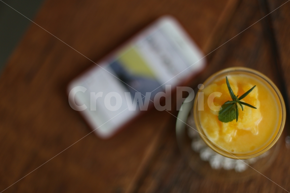 카페,감성사진,음료,주스,아웃포커싱,슬러시,시원한,이미지,음료수,drink,beverage,정보통신기술,전자기기,전자제품,it,information,technology,electronic equipment