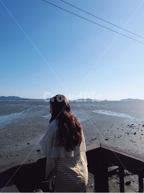 갯벌,바다,쓸쓸함,인간,사람,여자,예쁜여자,여자뒷모습,뒷모습,패션,모델,감성,feeling,human