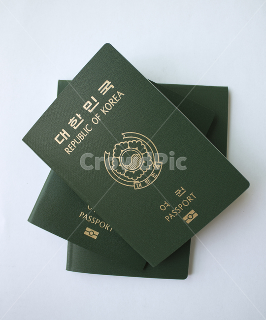 여권,한국여권,passport,대한민국여권,id,사물,물건,business,card,citizen,emigration,identification,identity,international,korea,pass,republicofkorea,security,한국,대한민국,클로즈업,탑앵글,탑뷰,탑,흰배경,쌓기,많은,여행,휴가,traveling,vacation,trip,사물,물건,오브젝트,thing,object,matter