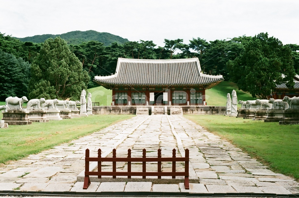 architecture,건축물,building,건물,신전,temple,홍유릉,무덤,한옥