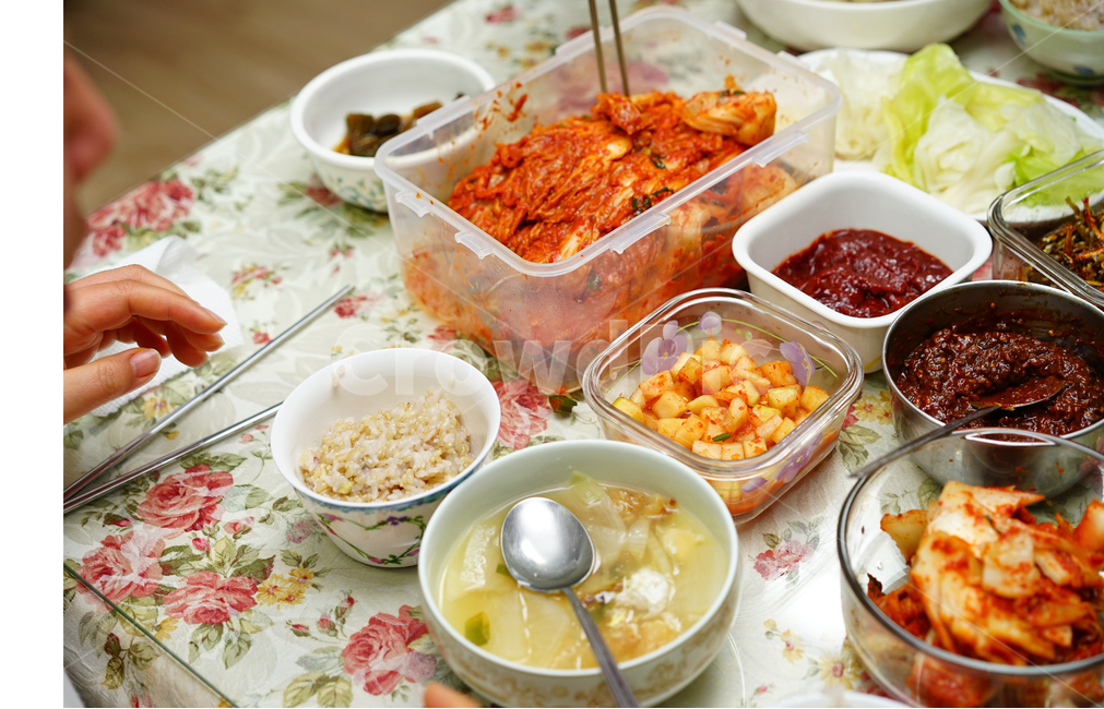 김치,한국,한국사람,한국음식,코리아,배추,채소,반찬,우리음식,음식,푸드,한식,집밥,먹거리,먹방,일상,스냅,우리것,매콤,입맛,국,국물,음식,식재료,요리,food,cook,meal,dishes,food reserves,한식,한국음식,한국요리,korean food,korean dishes,korean meal,korean cook