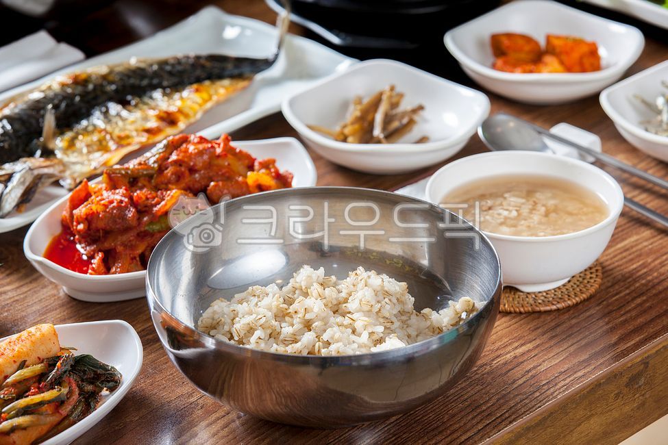 snail,Korean table,Stirfried pork,mackerel,Grilled red pepper paste seasoning,Gochujang Bulgogi,Hanjeongsik,wellbeing,Wellbeing food,Grilled fish set meal,Gochujang Pork,Jeyuk set meal,Nurungji,vitiligo,Grilled Mackerel Baekban,Grilled Fish,homecooked mea