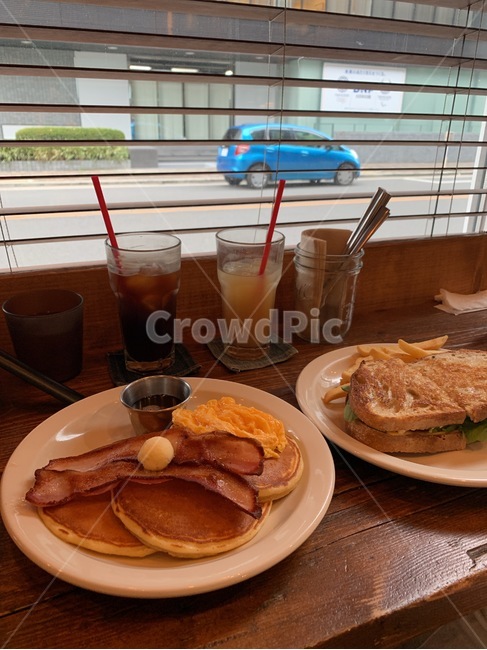 핫케익,브런치,커피,쥬스,샌드위치,베이컨,아침,카페,음식,식재료,요리,food,cook,meal,dishes,food reserves,아침식사,조식,브런치,breakfast,brunch