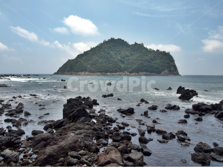 섶섬,보목포구,올레6코스,올레길,제주,서귀포시,바다,기암괴석,자연,풍경,nature,landscape,한국자연풍경,한국자연경관,korea nature landscape,제주도,jeju,jeju island,outdoors,옥외,land,땅,water,물,shoreline,해안선,sea,ocean,대양,promontory,곶