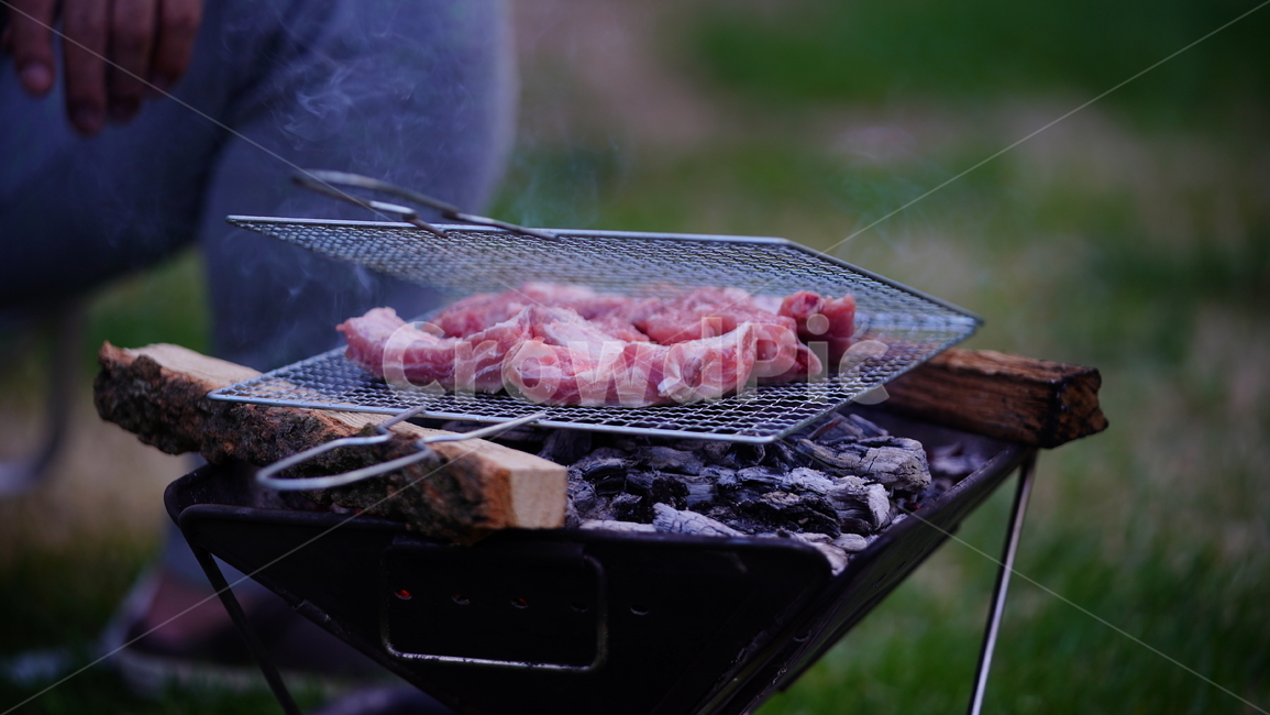 석쇠,캠핑,자연,고기,숯,훈제,장작,음식,식재료,요리,food,cook,meal,dishes,food reserves,육류,고기,meat
