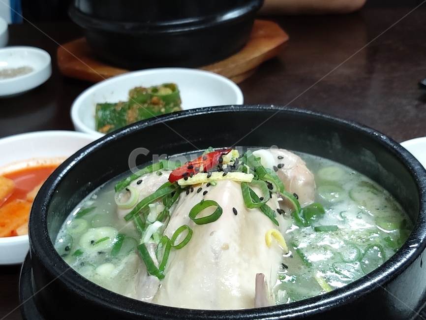 음식,삼계탕,여름,보양식,한식,한국전통음식,초복,중복,말복,복날,건강식,koreanfood,koreanstyle,koreantraditional,여름,계절,summer,season,음식,식재료,요리,food,cook,meal,dishes,food reserves,한식,한국음식,한국요리,korean food,korean dishes,korean meal,korean cook,bowl,사발,dish,식사