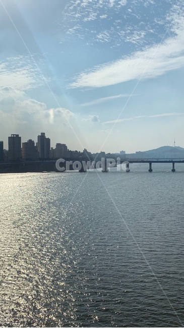 water,reflection,한강,river,hanriver,subway,지하철,view,riverview