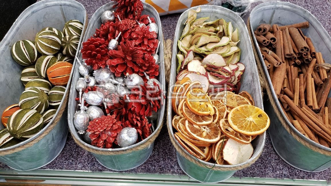 dried fruit,cinnamon,driedfruit,decoration