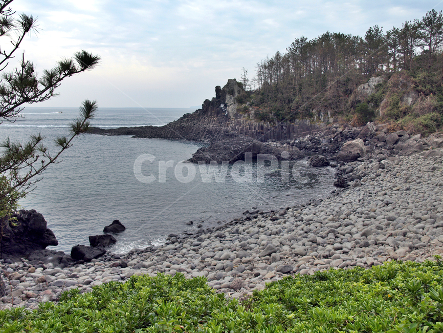 기암괴석,바다,올레8코스,올레길,제주,서귀포시,바당길,주상절리,자연,풍경,nature,landscape,제주도,jeju,jeju island,promontory,곶,water,물,outdoors,옥외,shoreline,해안선