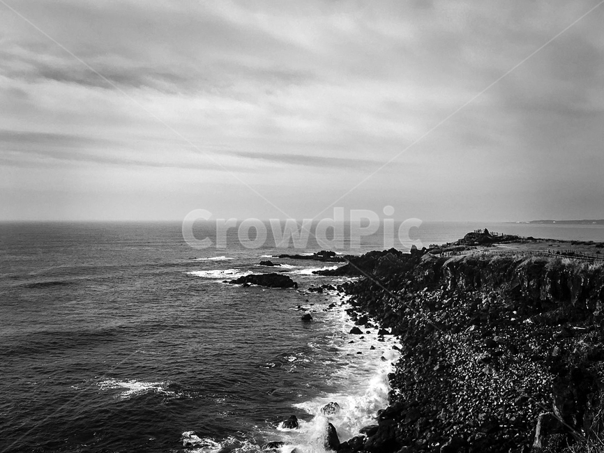 바다,파도,물결,바위,주상절리,지평선,돌,흑백,sea,wave,water,stone,rocks,blackandwhite,black,horizon,dark,자연,풍경,nature,landscape,흑백,모노톤,monochrome,black and white,ocean,대양,outdoors,옥외,물