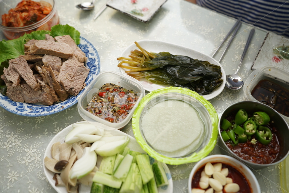 나물,명이나물,장아찌,식사,음식,집밥,식탁,먹방,푸드,한국식,한식,한국음식,먹거리,고기,육식,채소,음식,식재료,요리,food,cook,meal,dishes,food reserves,한식,한국음식,한국요리,korean food,korean dishes,korean meal,korean cook