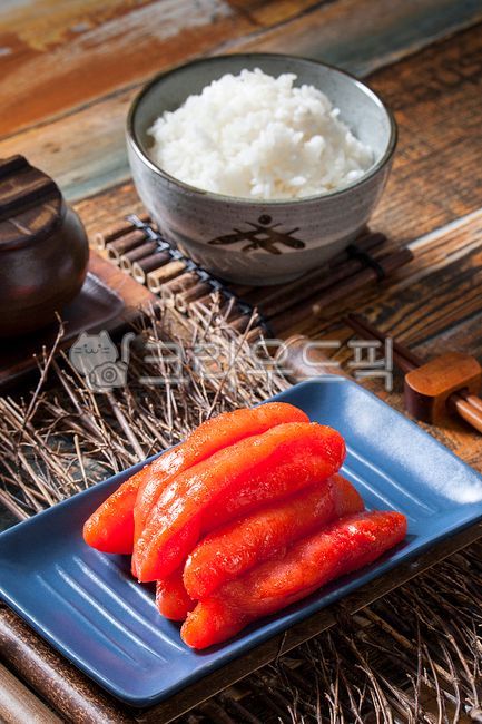 jar props,egg,porcelain,chopsticks,side dish,rice thief,Pollack roe titgal,folklore,bamboo stand,Traditional food,plate holder,jar,delicacy,bamboo,traditional food,support,seafood dishes,Korean tradition,seasoning,Welts,local food,wooden chopsticks,plate,