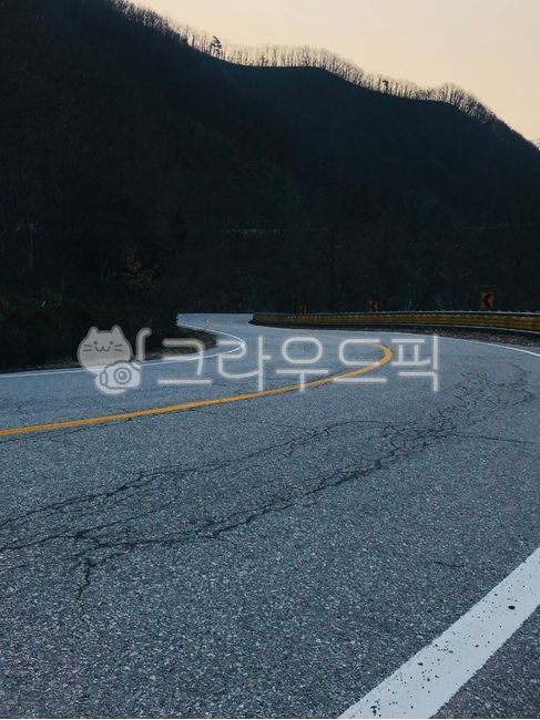 Drive course,mountain,sand ash,winding road,mountain range,winter road
