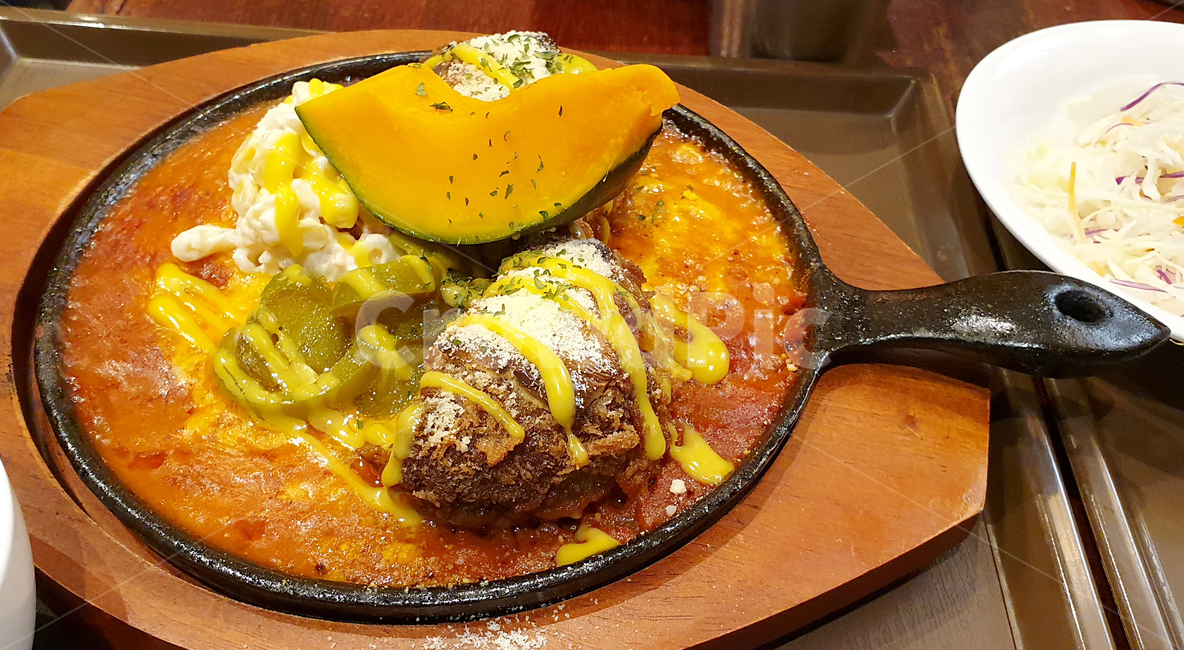 철판요리,토마토소스,토마토소스요리,함바그,스테이크,음식,요리,치즈음식,steak,hamburg,food,플레이팅,플래이팅,데코레이션,음식,식재료,요리,food,cook,meal,dishes,food reserves