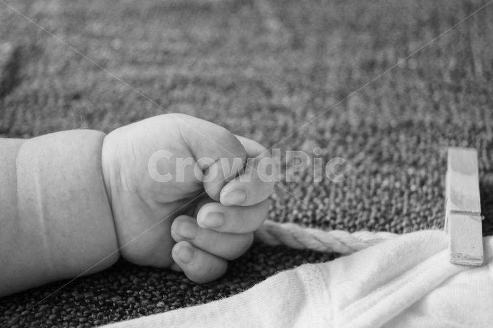 아기,아가,손,흑백,스냅,기념,신생아,출산,감성,baby,인물,선물,가족,생명,아이,사람,인물,인간,human,person,신체일부,몸,body,영유아,아기,애기,아이,infants,baby,감성,sensible,feeling,흑백,모노톤,monochrome,black and white