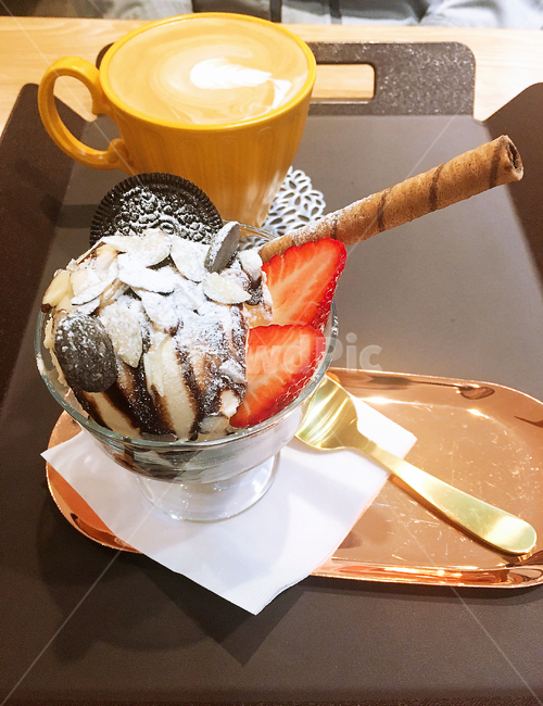 아이스크림,카페라떼,데코레이션,디저트,크림,dessert