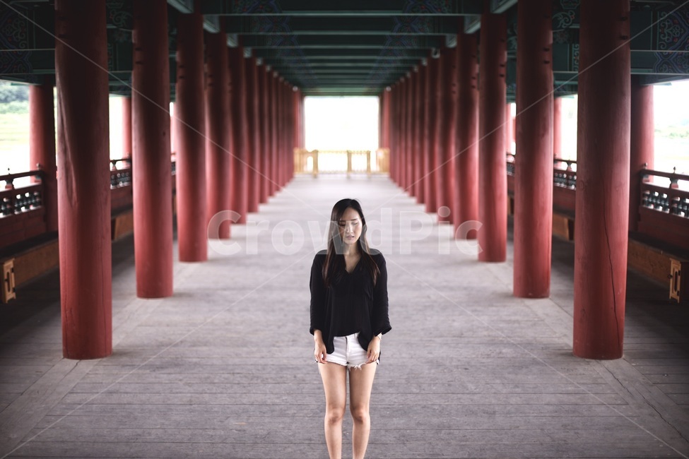 유적,역사,경주,사람,여자,인물,한국전통,한국문화,korean traditional,korean culture,사람,인물,인간,human,person,여성,여자,woman,female,lady,여행,휴가,traveling,vacation,trip,감성,sensible,feeling,고독함,외로움,쓸쓸함,우울함,슬픔,lonely,solitary