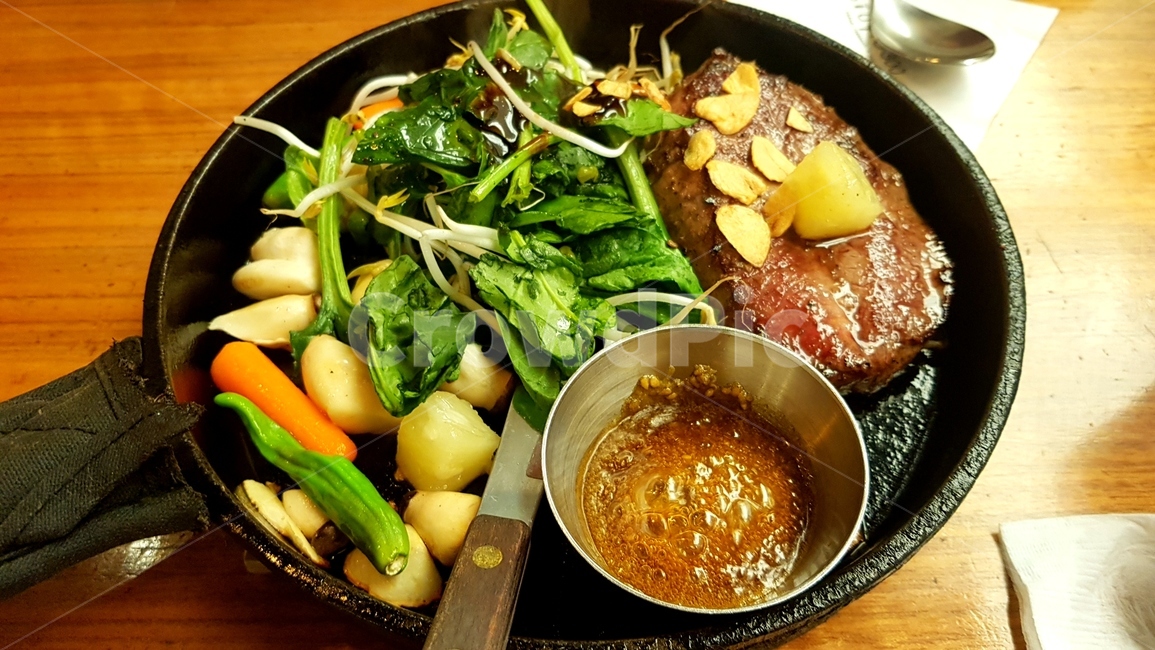 스테이크,버섯,고추,마늘,소고기,음식,식재료,요리,food,cook,meal,dishes,food reserves,양식,서양음식,서양요리,western food,western dishes,western meal,western cook