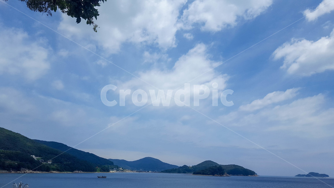 바다,산,하늘,구름,여름,자연,풍경,nature,landscape,outdoors,옥외,land,땅,shoreline,해안선,water,물,ocean,대양,sea,coast,연안,island,섬