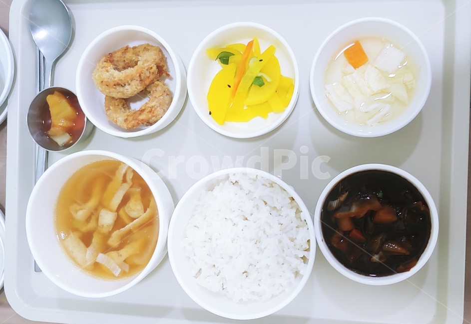식판,식사,점심,짜장,단무지,밥그릇