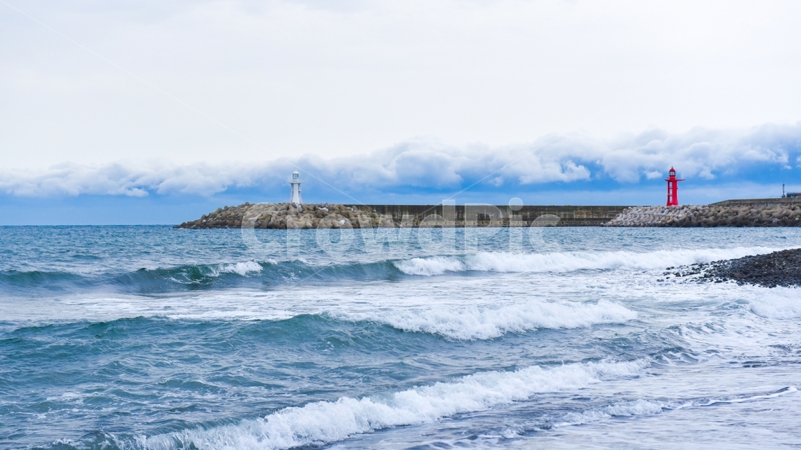 해변,등대,쇠소깍,바다,빨간등대,하얀등대,파도,제주도,올레길,자연,풍경,nature,landscape,등대,lighthouse,outdoors,옥외,ocean,대양,water,물,sea,architecture,건축물,building,건물
