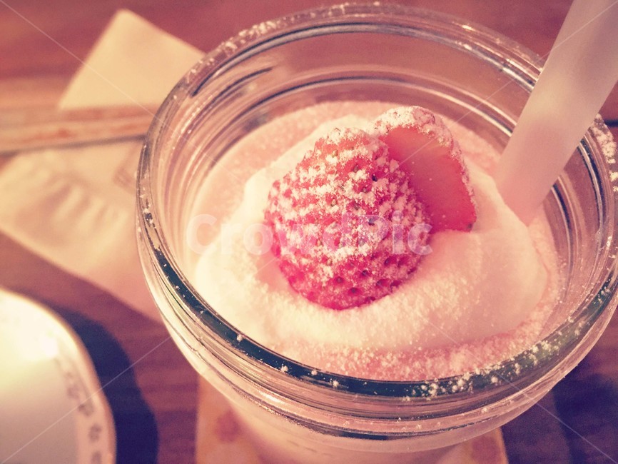 sweets,음식,딸기,음료수,카페,데이트,pink,분홍색,달달한,딸기음료수,빨대,jar,음료수,drink,beverage
