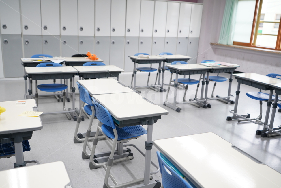 책상,의자,걸상,학교,교실,chair,furniture,가구,교육,학교,공부,education,learning,study,school,인테리어,실내디자인,interior design