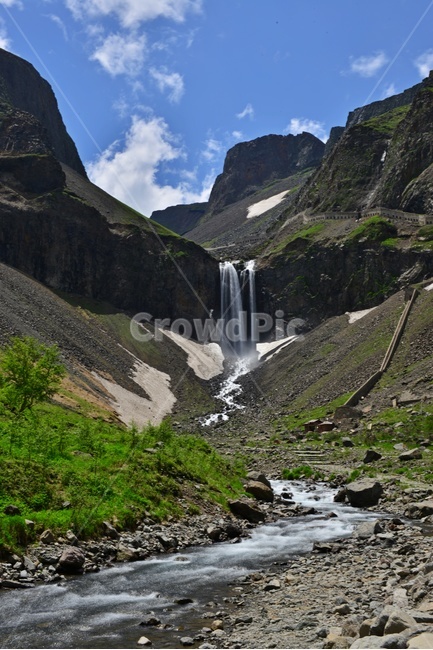 waterfall,river,강,nature,자연,outdoors,옥외,mountainrange,산맥,mountain,산,백두산,천지,백록담,구름,하늘,폭포,장백폭포,자연,풍경,nature,landscape
