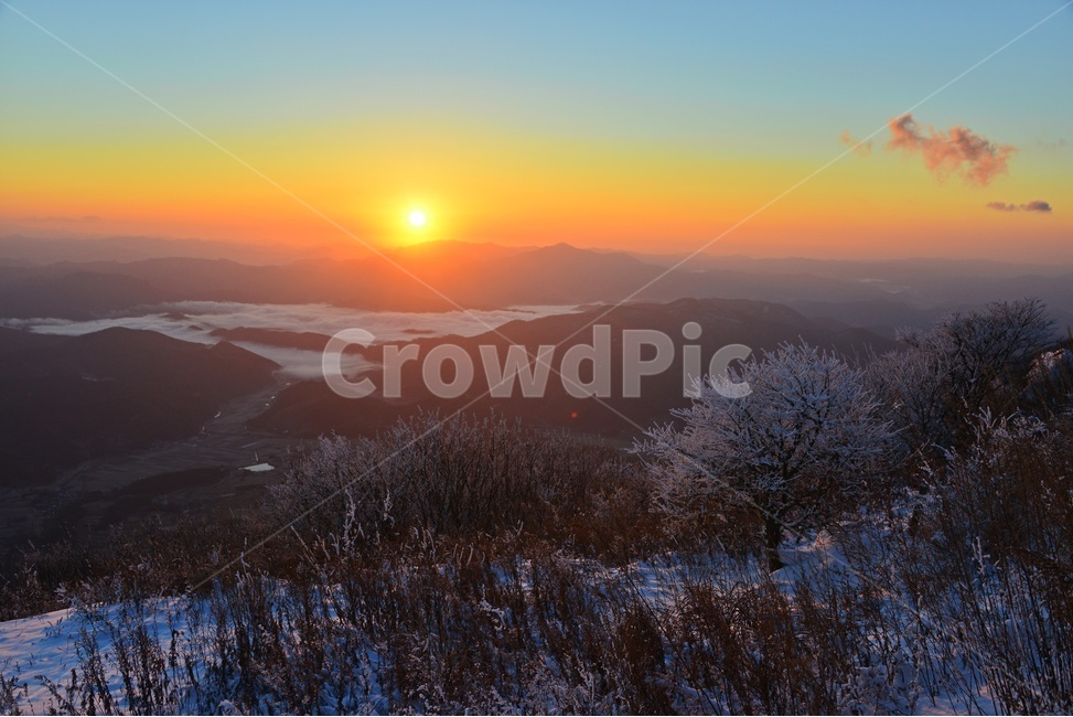 nature,자연,outdoors,옥외,dawn,새벽,sky,하늘,redsky,붉은하늘,light,빛,flare,플레어,sunrise,해돋이,상고대,무등산,무등산누애봉,누애봉,무등산설경,누애봉일출,무등산일출,여명,아침,자연,풍경,nature,landscape