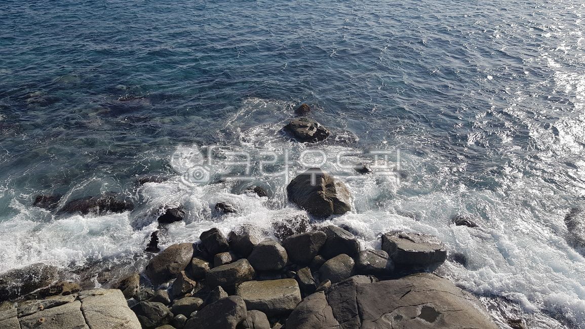 tide,With the scent of Oeongchi sea,winter,winter sea,sea,wave,cloud,relaxed,rock,Oeongchi Beach,Unknown,eastsea,quiet,stability,spare,sky,rest,nature,relax,Sokcho,sokcho,East Sea,ocean,blue,Outer tooth,stable,Sky blue