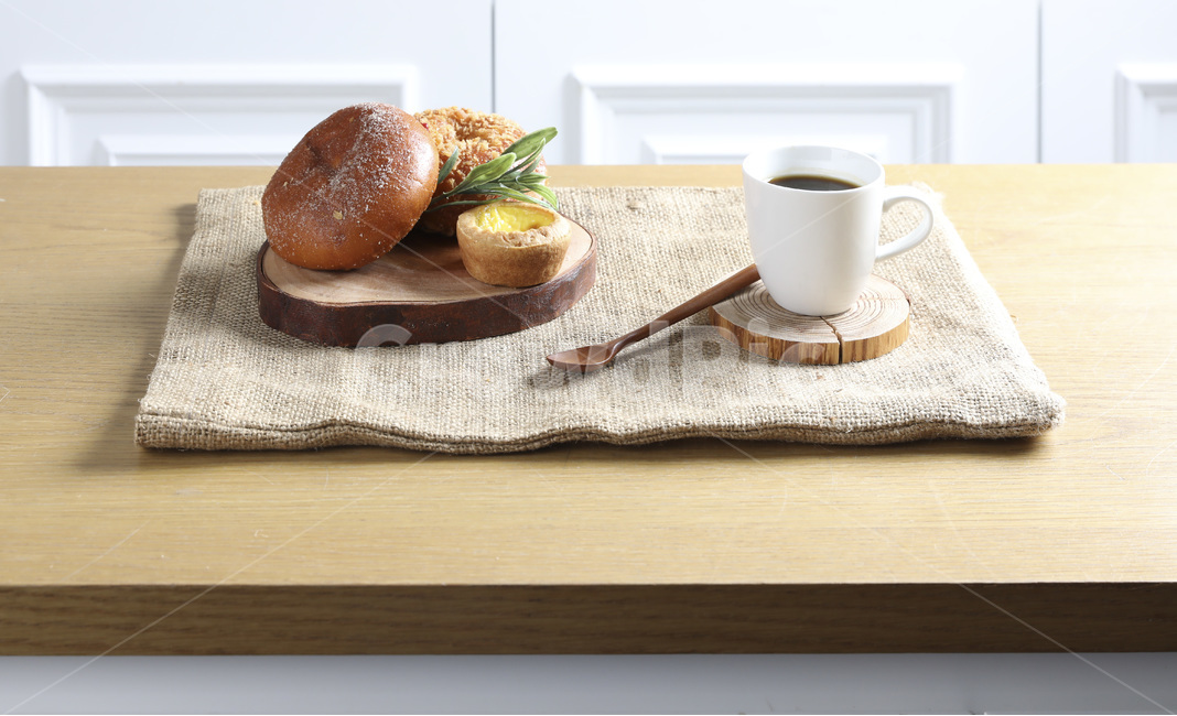 식사,음식,빵,브레드,주방,쿠킹,meal,bread,아침,런치,베이커리,부엌,식탁,food,밀가루음식,테이블웨어,나무,원목,wood,음식,식재료,요리,food,cook,meal,dishes,food reserves,빵,bread,연출,컨셉,콘셉,direction,concept