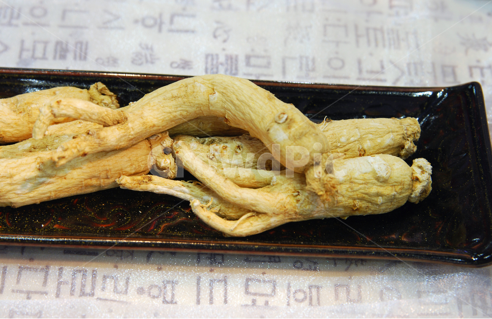 인삼,홍삼,삼,한방,한약,약재,한약재,한의학,말린,백삼,한국전통,한국문화,korean traditional,korean culture,건강,헬스웨어,헬스케어,healthware,health care,음식,식재료,요리,food,cook,meal,dishes,food reserves,의료,의학,병원,medical,hospital,clinic