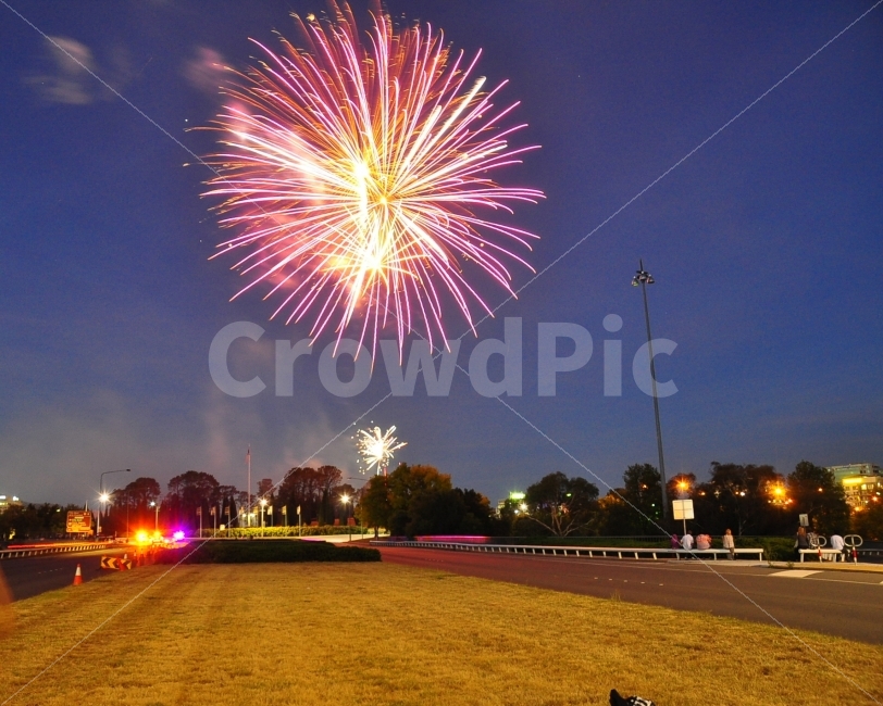 호주,캔버라,불꽃축제,불꽃,밤,야간,빛,australia,canberra,fireworks,fire,flowers,night,light,도시,풍경,city,landscape,야경,밤,nightscape,night,해외,외국,세계,foreign,oversea,world,축제,행사,festival,carnival,event,outdoors,옥외,nature,자연