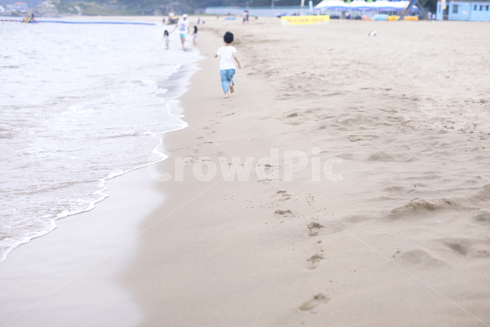 여름,바다,뒷모습,모래사장,발자국,달리기,해변,바다,beach,sea