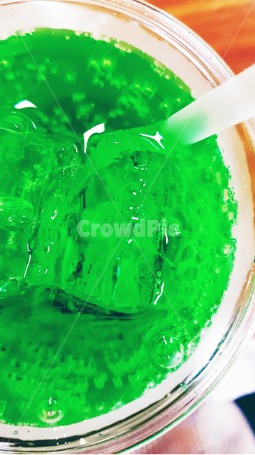 메론소다,멜론소다,불량식품,소다,탄산음료,시원함,차가움,얼음,빨대,음료,음료수,음식,food,melonsoda