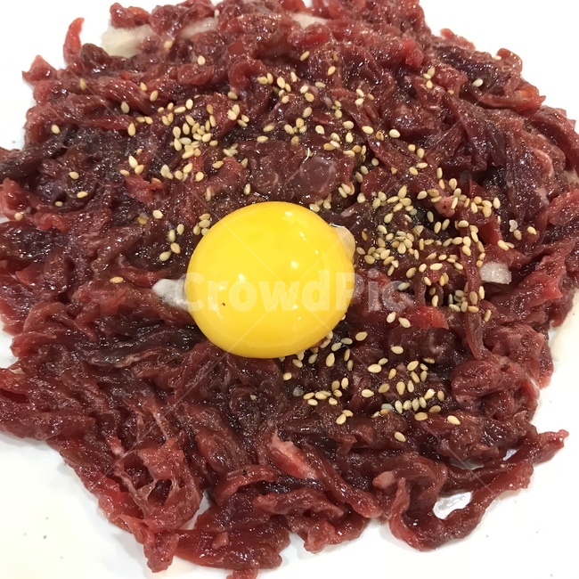 육회,육사시미,광장시장,회,소고기,노른자,계란노른자,달걀노른자,육회비빔밥