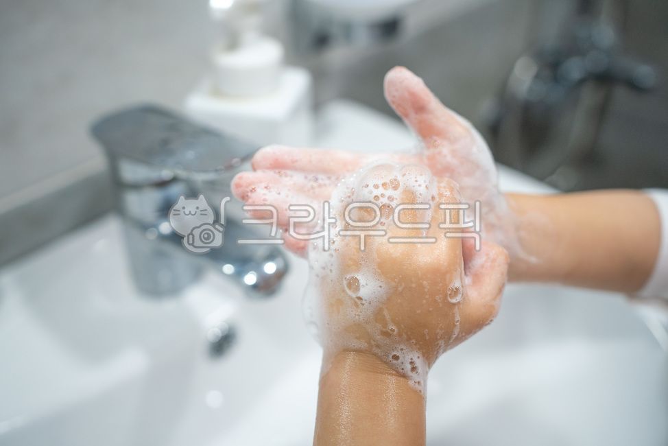 body part,hand disinfection,washstand,Cold prevention,infant,virus,Personal hygiene management,children,bubble,hygiene,hand wash,corona,human,hand,restroom,Cleanliness,Corona prevention,germs,childrens hygiene,Medical treatment,Washing hands,health,Disinf