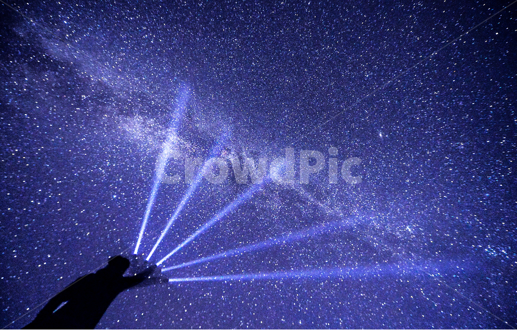 은하수,하늘,우주,별,밤하늘,야경,밤,풍경,nightscape,night,landscape,사람,인물,인간,human,person,인물실루엣,사람실루엣,character silhouette,human silhouette
