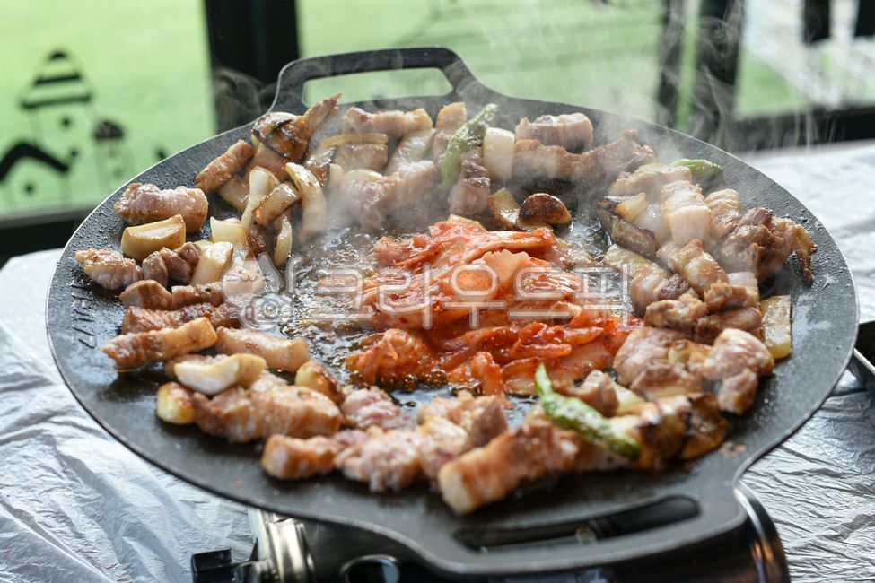 삼겹살,파티,김치삼겹살,식사,meal,구이,삼겹살구이,pork,돼지고기,고기,음식,food