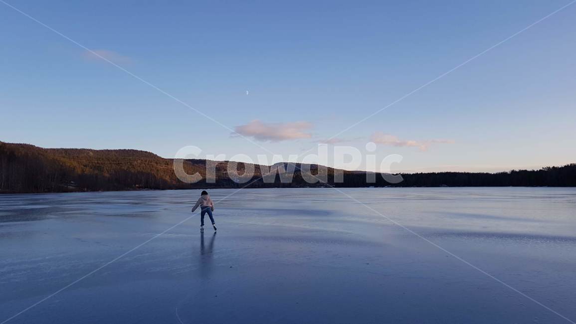nature,water,human,사람,물,자연,옥외,강,아이스스케이팅,풍경,노르웨이,norway,lake,iceskating,eidsfoss
